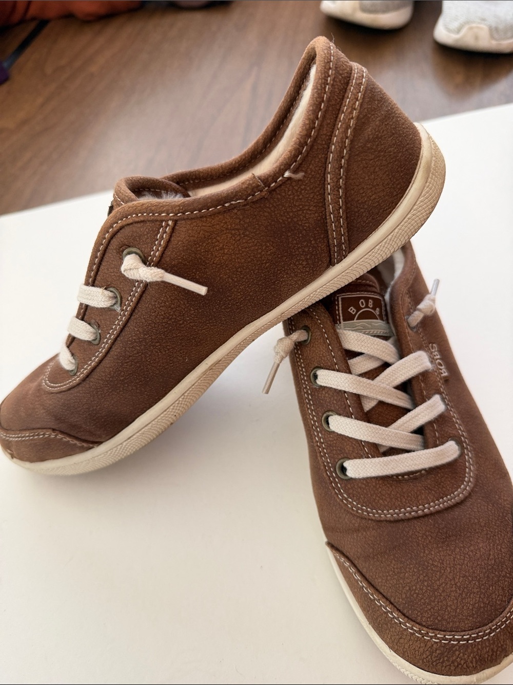 Skechers Bobs Women’s 6.5 Cozy Kick Brown Lace Up Flats Shoes Faux Fur Lining